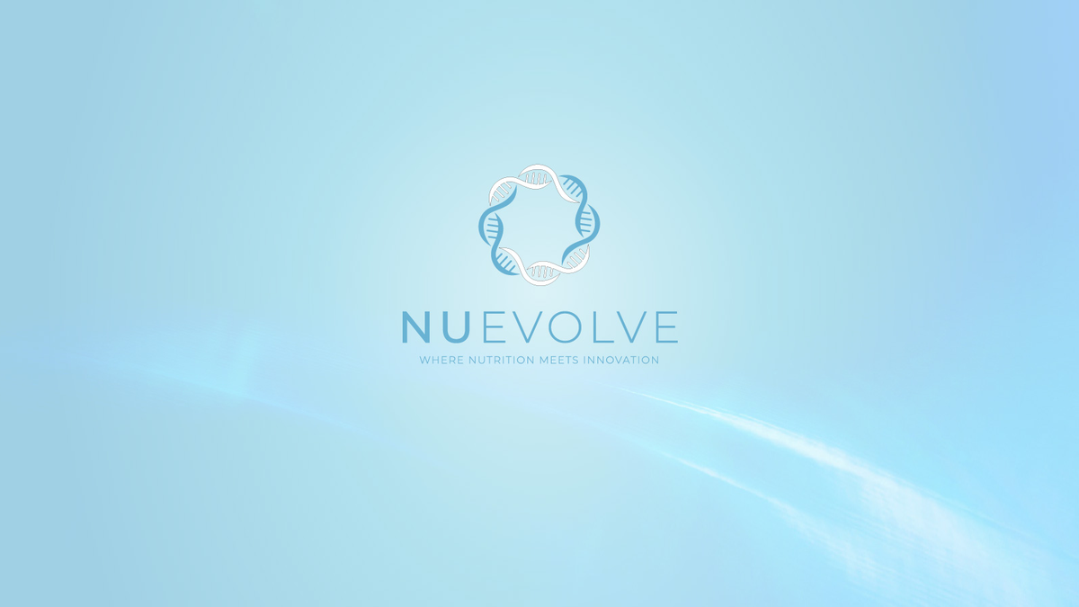 Das Logo von NuEvolve steht vor einem hellblauen Hintergrund.